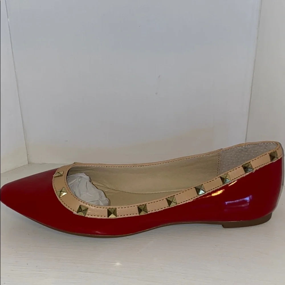 NWOB STEVE MADDEN IRWIN STUD BALLET FLATS RED US7